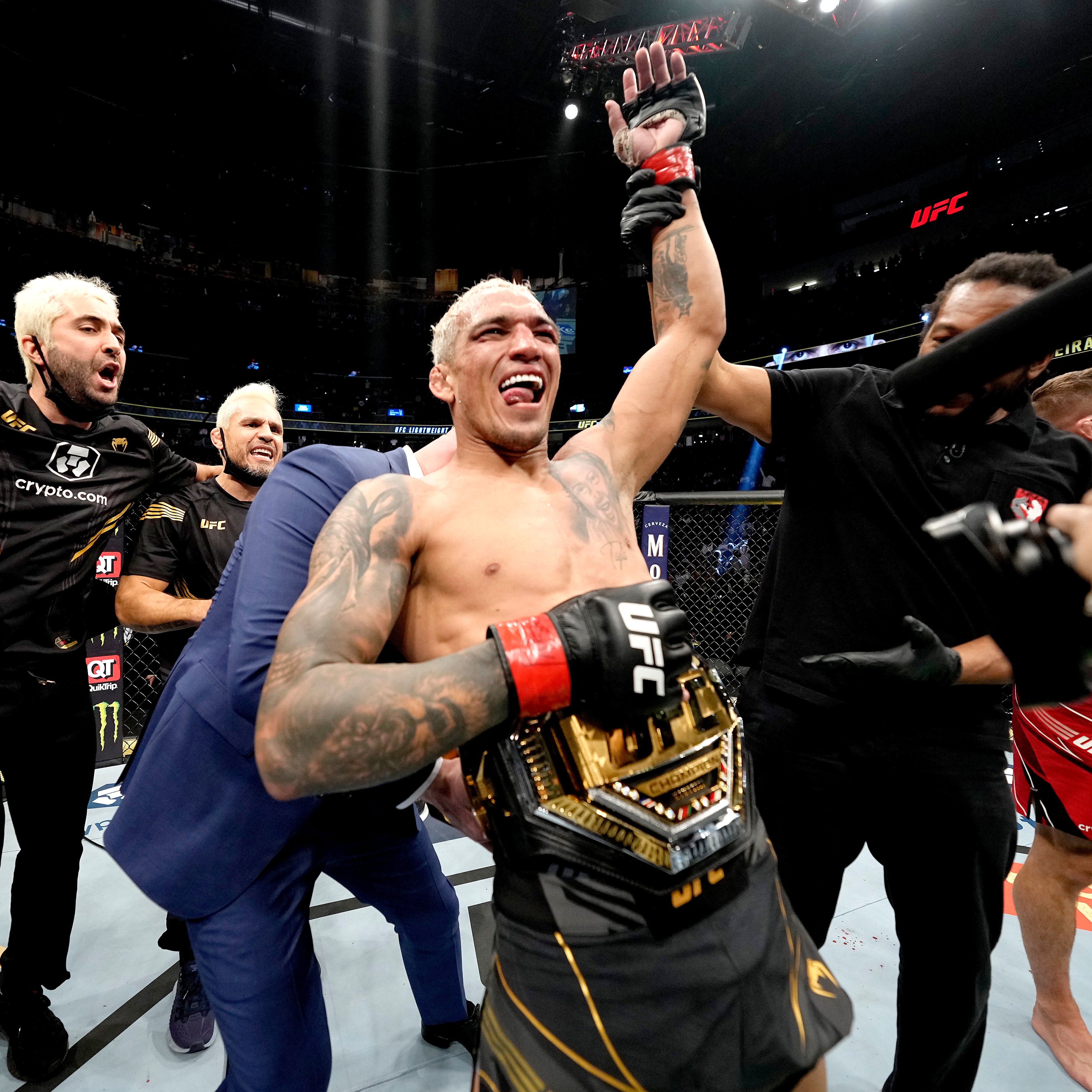 Charles do Bronx tem luta de título no UFC contra russo em outubro